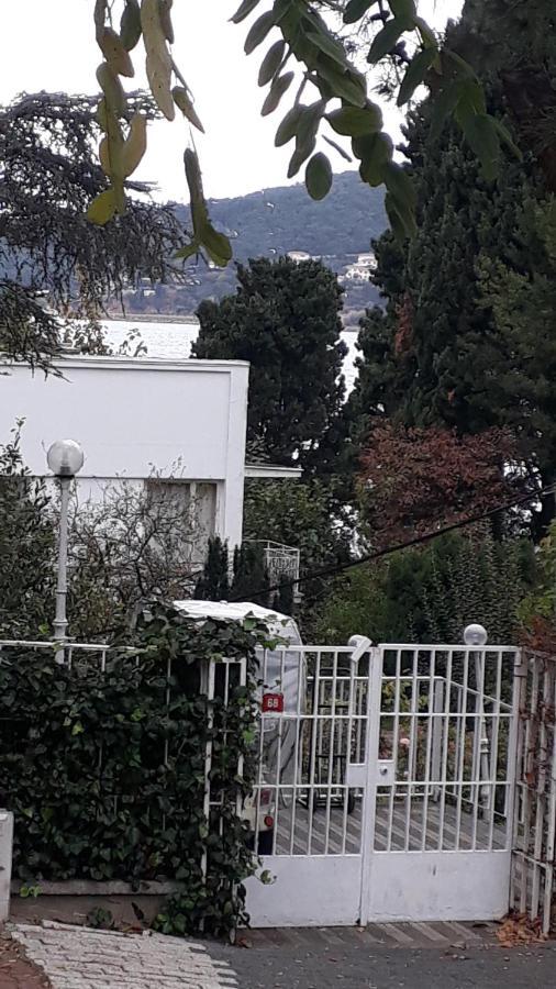 Orhan Kutbayin Evi Prinseneilanden Buitenkant foto
