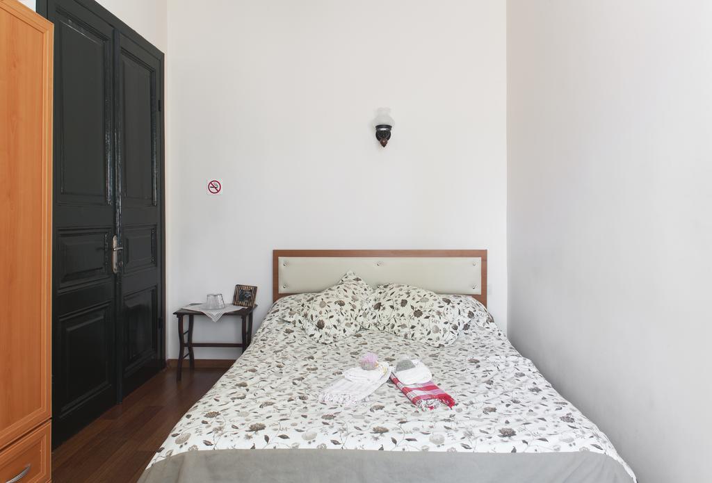Orhan Kutbayin Evi Prinseneilanden Buitenkant foto