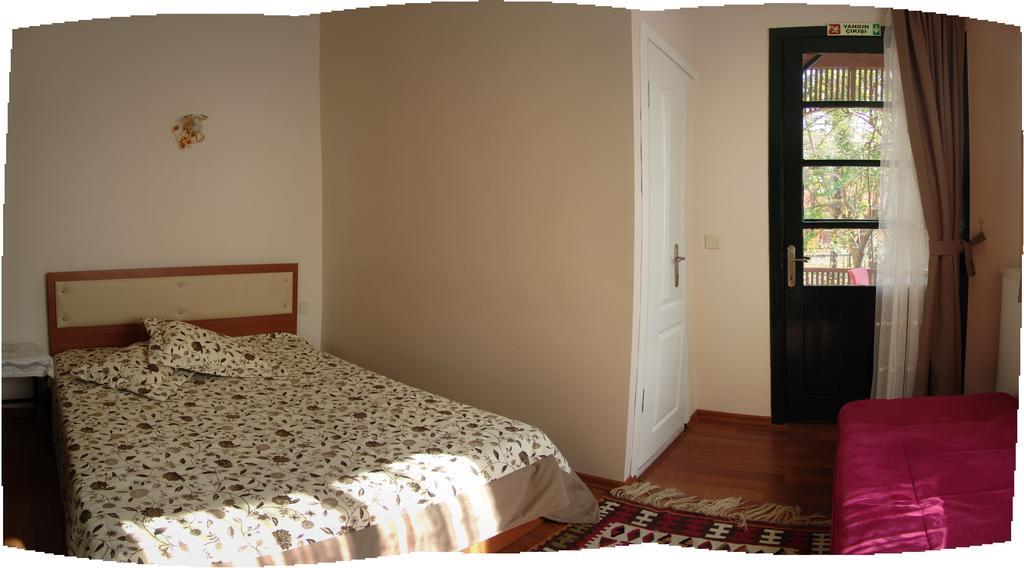 Orhan Kutbayin Evi Prinseneilanden Buitenkant foto