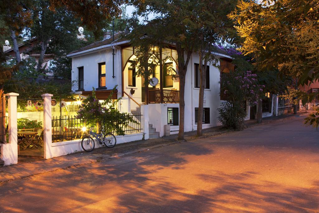 Orhan Kutbayin Evi Prinseneilanden Buitenkant foto